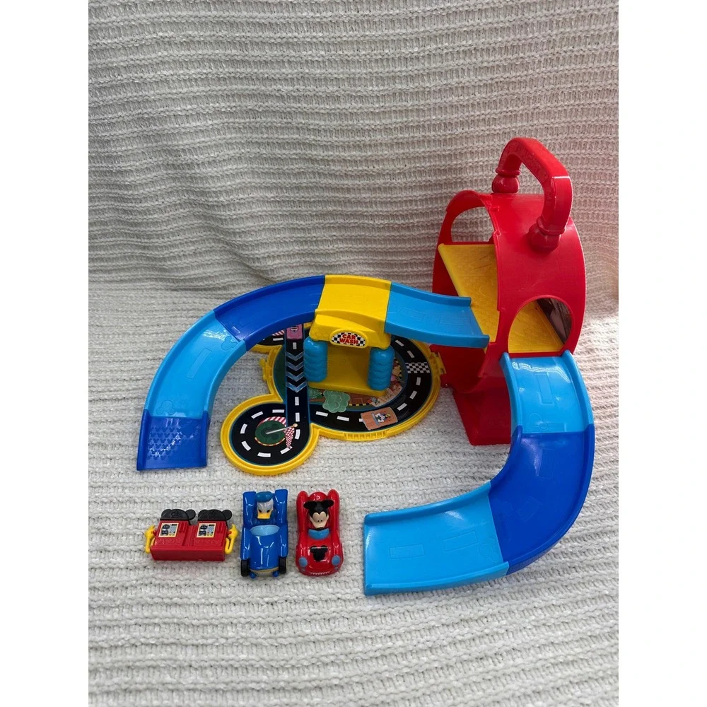 Disney Junior Mickey Roadster Racers Stow N Go Garage Playset Mickey Donald Cars